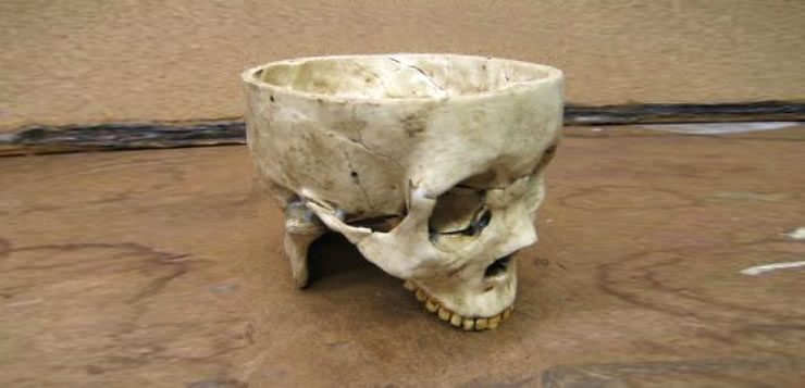 Na casa de Gein foram foi encontrada uma tigela de sopa feita com um crânio humano