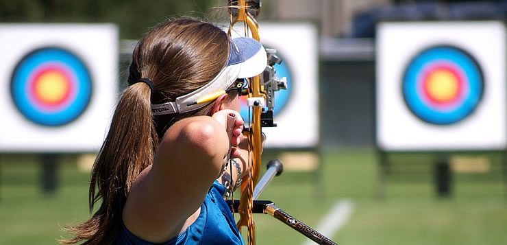 O arco e flecha é um esporte olímpico que não demanda esforço físico, mas requer precisão